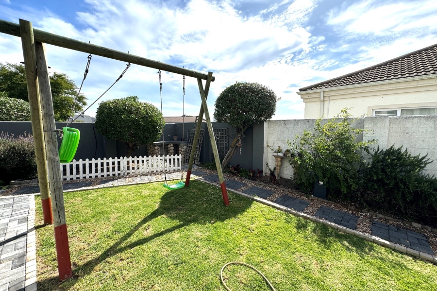 6 Bedroom Property for Sale in Country Club Western Cape